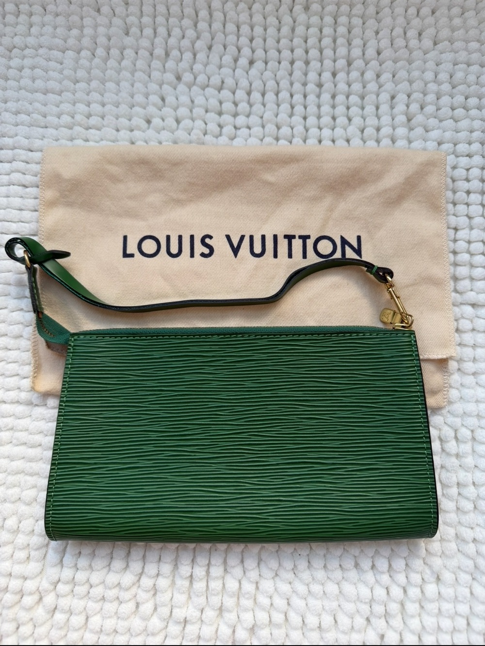 Louis Vuitton Green Epi Leather Pochette